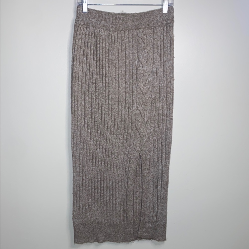 Chic Ribbed Pencil Skirt in Gray